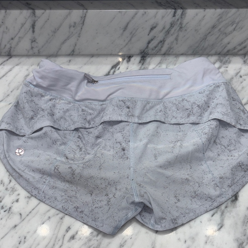 Lululemon speed up 2 1/2 inches short shorts size 4  Gray Athletic Shorts